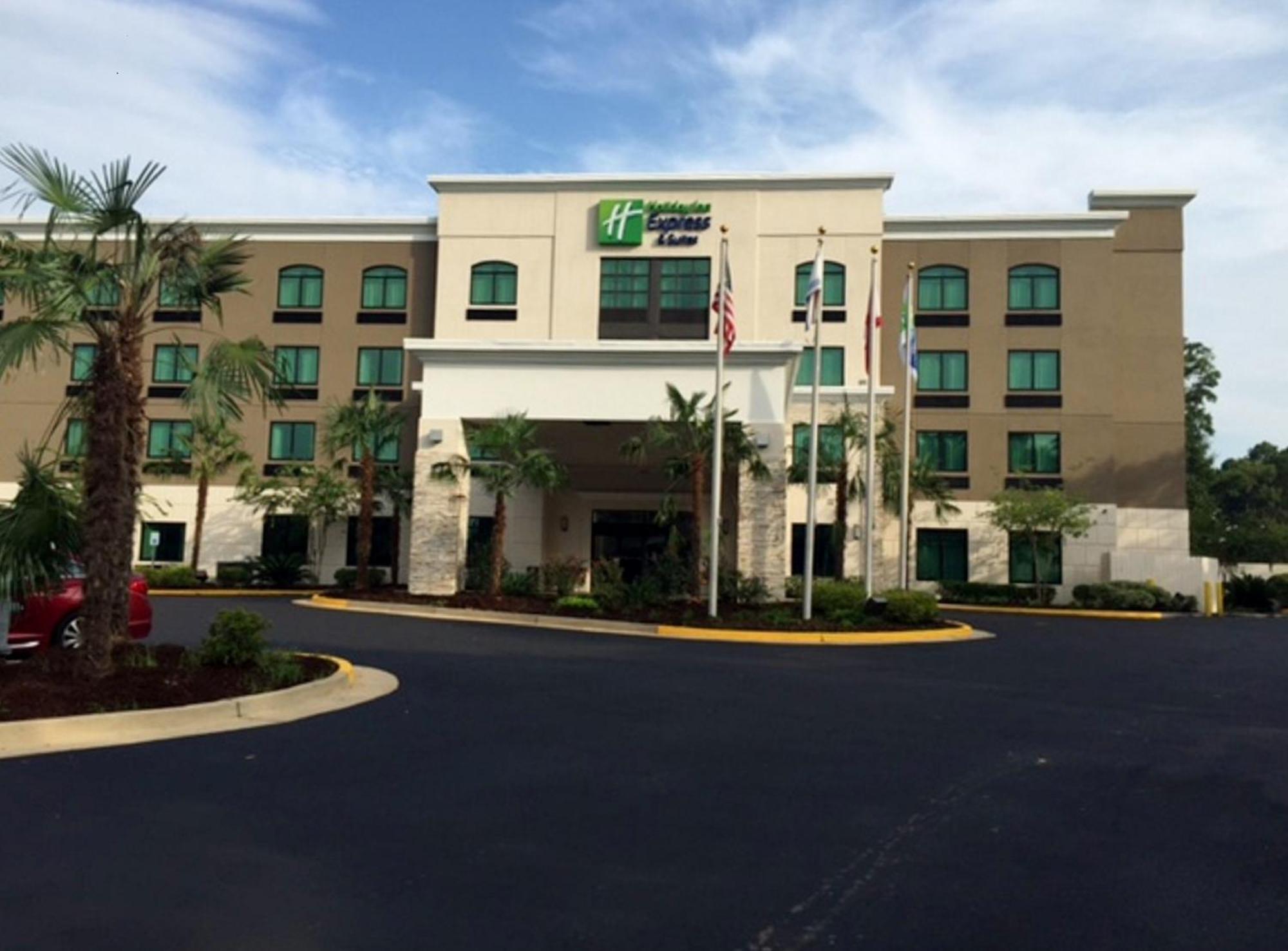 Holiday Inn Express & Suites Mobile West I-10 By Ihg Tillmans Corner Exterior foto